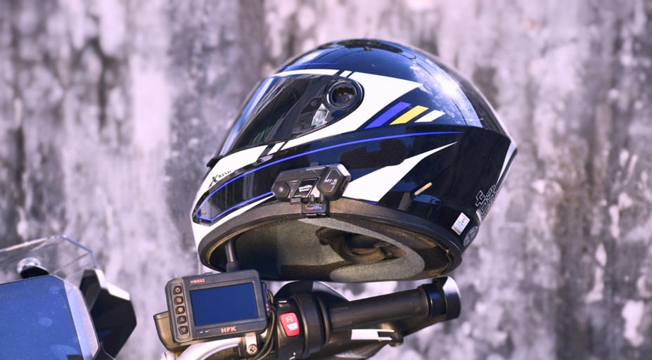 5 Times a Purple Helmet Stole the Spotlight on the Road